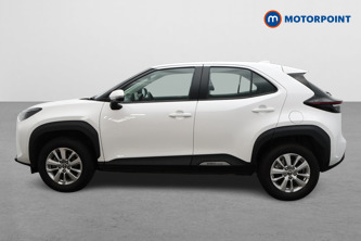 Toyota Yaris Cross Icon Automatic Petrol-Electric Hybrid Estate - Stock Number (1595717) - Passenger side