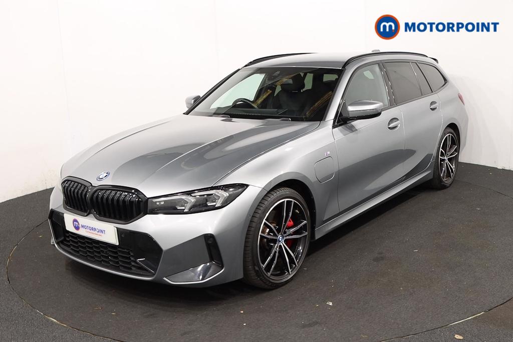 BMW 3 Series M Sport Automatic Petrol Plug-In Hybrid Estate - Stock Number (1595975) - Passenger side front corner