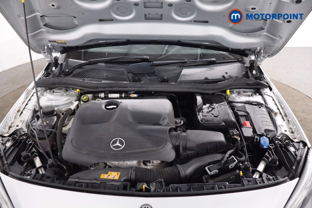 Mercedes-Benz GLA Urban Edition Automatic Petrol SUV - Stock Number (1596098) - 32nd supplementary image