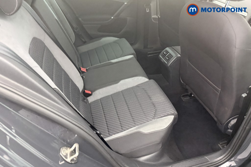 Volkswagen Golf R-Line Manual Petrol Hatchback - Stock Number (1596171) - 6th supplementary image