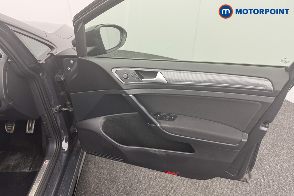 Volkswagen Golf R-Line Manual Petrol Hatchback - Stock Number (1596171) - 8th supplementary image