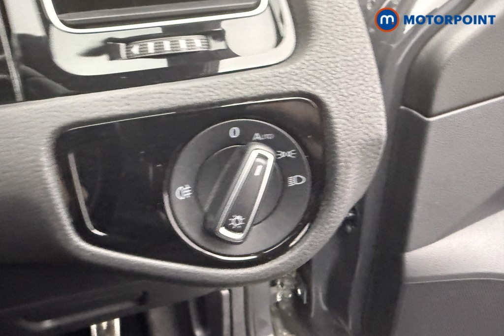 Volkswagen Golf R-Line Manual Petrol Hatchback - Stock Number (1596171) - 12th supplementary image