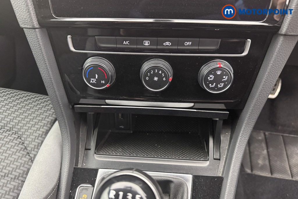 Volkswagen Golf R-Line Manual Petrol Hatchback - Stock Number (1596171) - 16th supplementary image