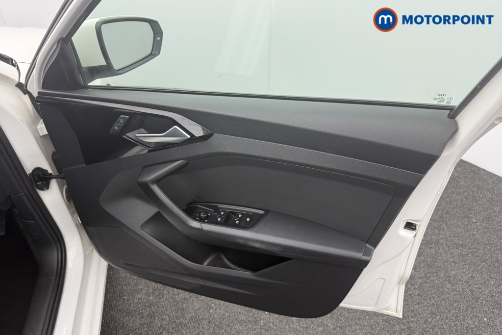 Audi A1 Technik Manual Petrol Hatchback - Stock Number (1596226) - 9th supplementary image