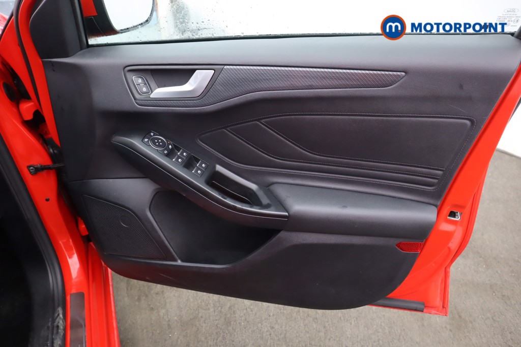 Ford Focus St-Line X Manual Petrol Hatchback - Stock Number (1596336) - 19th supplementary image