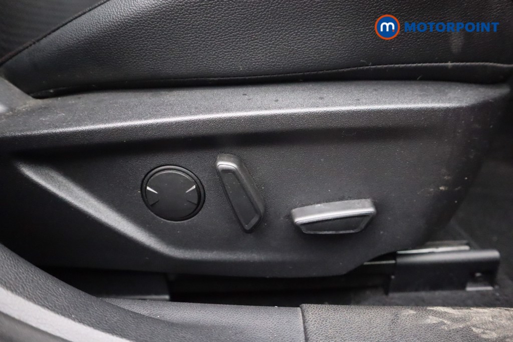 Ford Focus St-Line X Manual Petrol Hatchback - Stock Number (1596336) - 22nd supplementary image