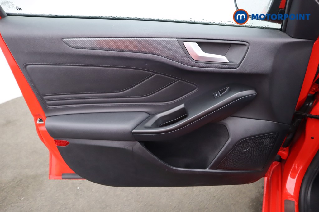 Ford Focus St-Line X Manual Petrol Hatchback - Stock Number (1596336) - 32nd supplementary image