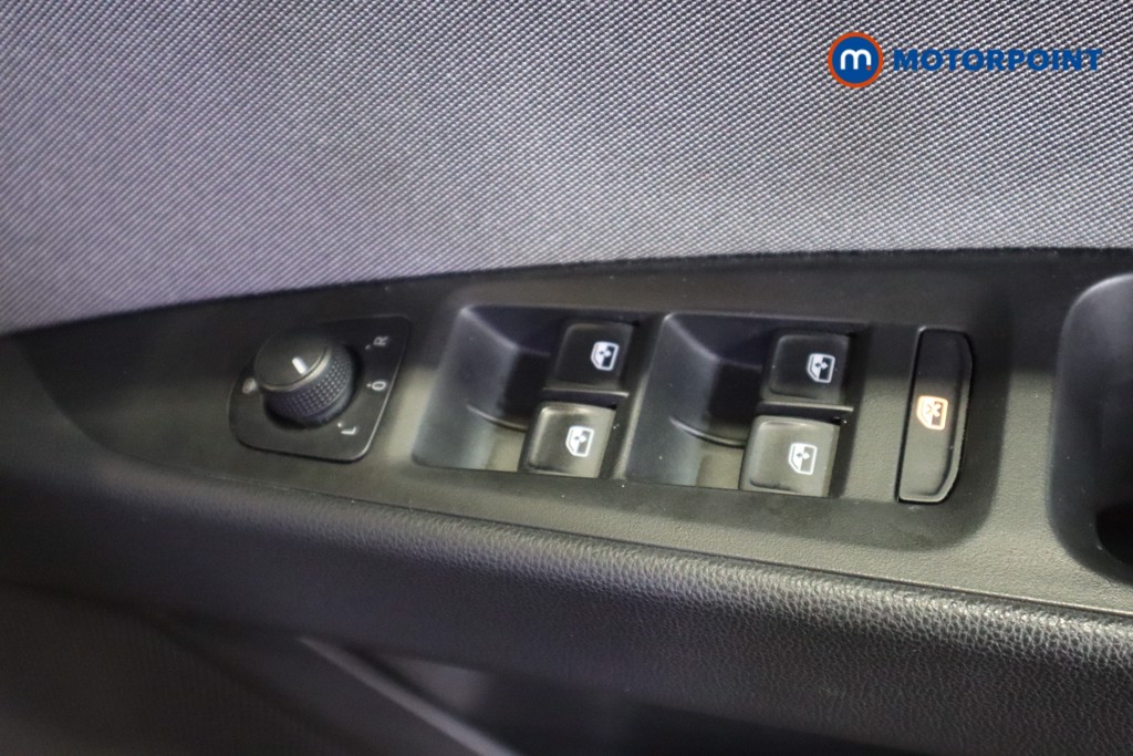 Seat Leon Se Dynamic Manual Petrol Hatchback - Stock Number (1596426) - 11th supplementary image