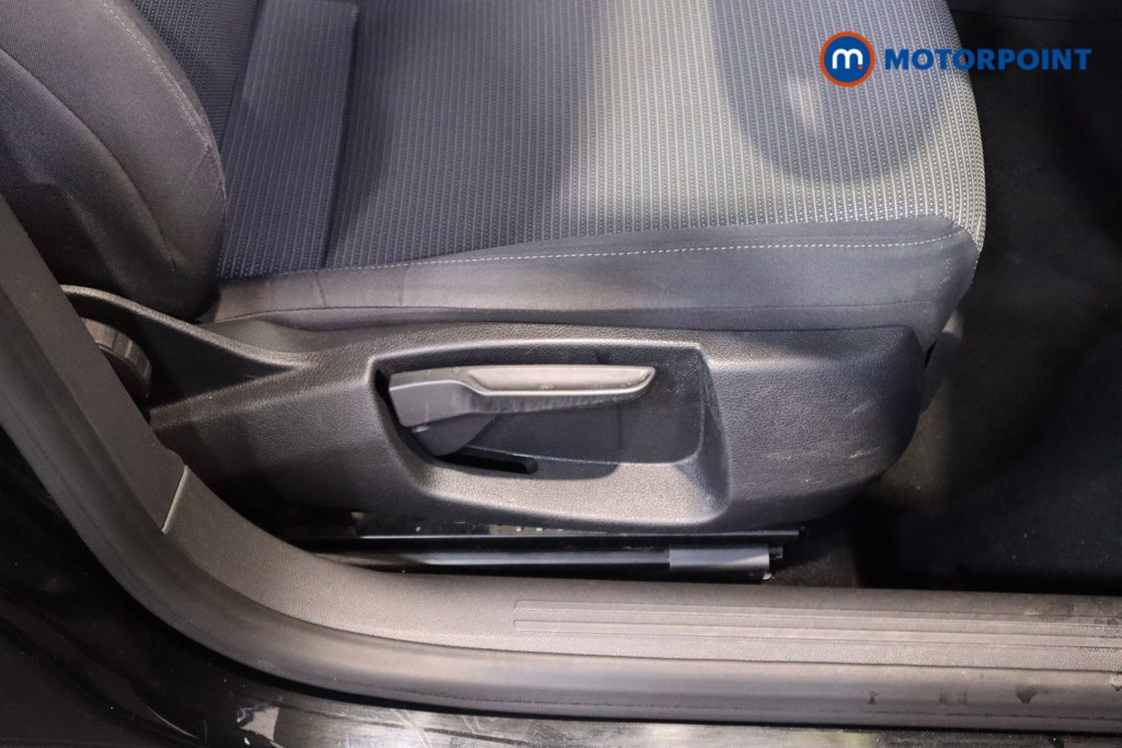 Seat Leon Se Dynamic Manual Petrol Hatchback - Stock Number (1596426) - 16th supplementary image