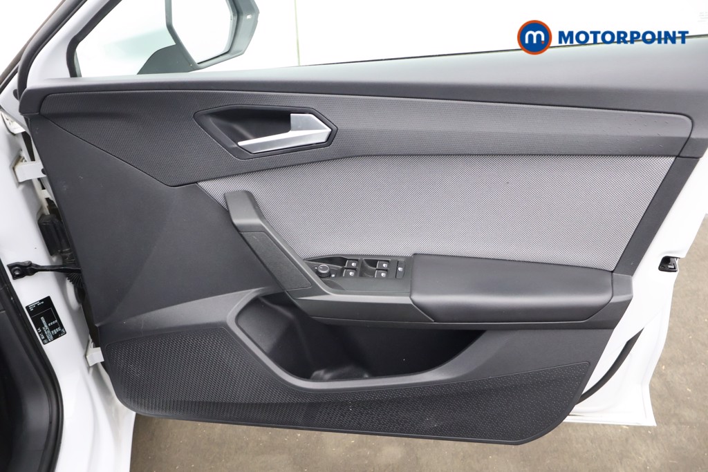 Seat Leon Se Dynamic Manual Petrol Hatchback - Stock Number (1597196) - 9th supplementary image