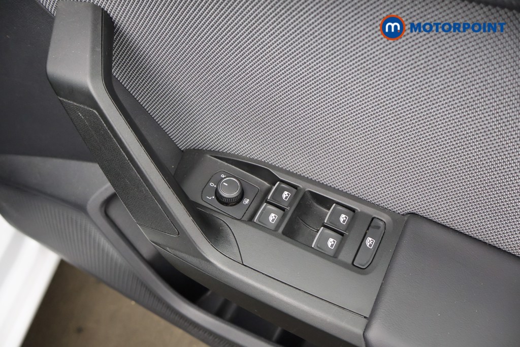 Seat Leon Se Dynamic Manual Petrol Hatchback - Stock Number (1597196) - 10th supplementary image