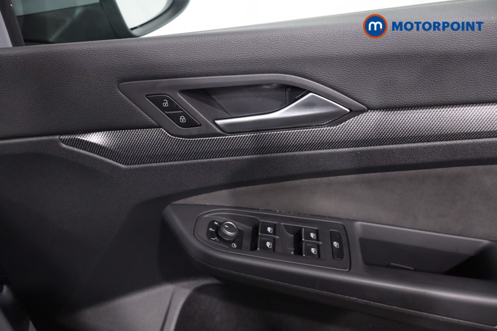 Volkswagen Golf R-Line Manual Petrol Hatchback - Stock Number (1597323) - 21st supplementary image