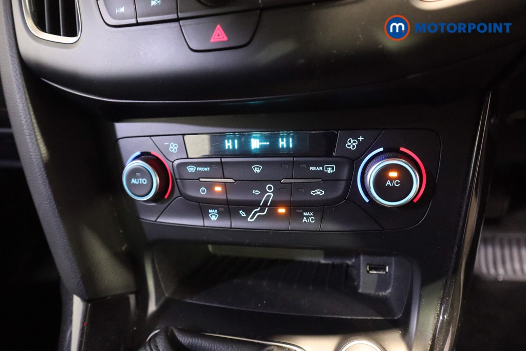 Ford Focus Titanium Manual Petrol Hatchback - Stock Number (1597716) - 6th supplementary image