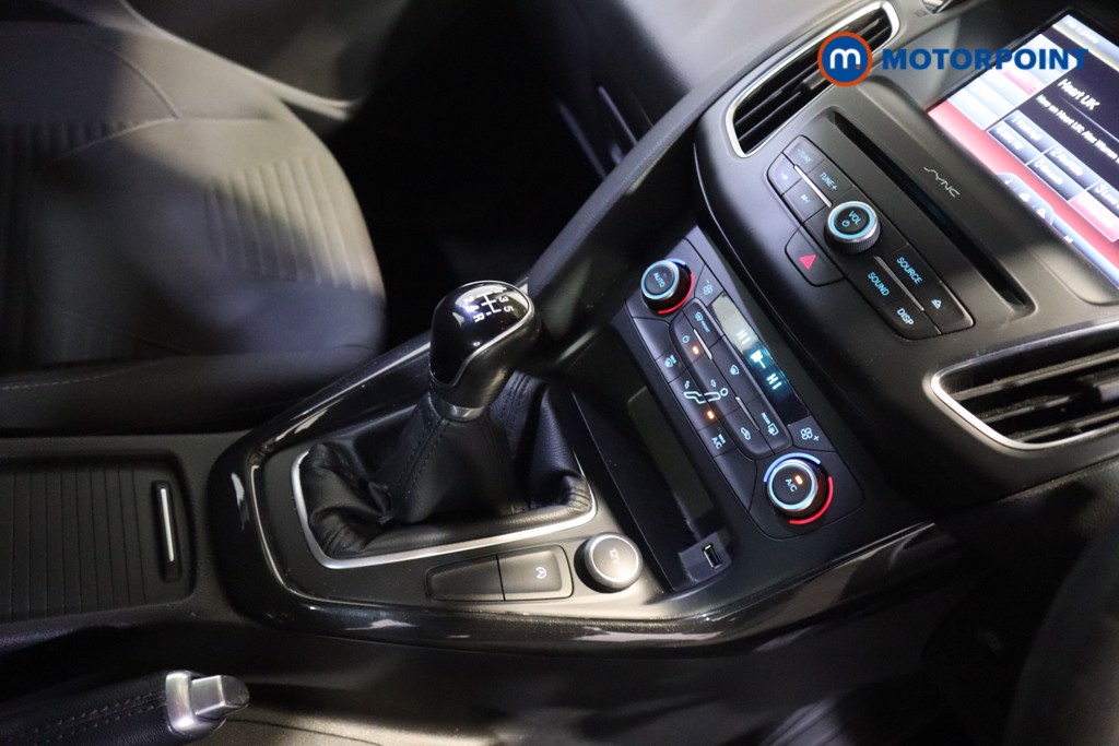 Ford Focus Titanium Manual Petrol Hatchback - Stock Number (1597716) - 8th supplementary image