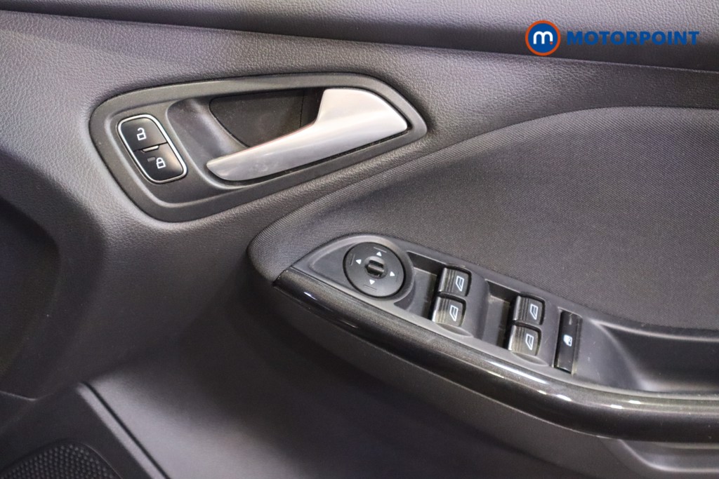 Ford Focus Titanium Manual Petrol Hatchback - Stock Number (1597716) - 11th supplementary image
