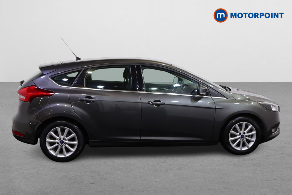 Ford Focus Titanium Manual Petrol Hatchback - Stock Number (1597716) - Drivers side