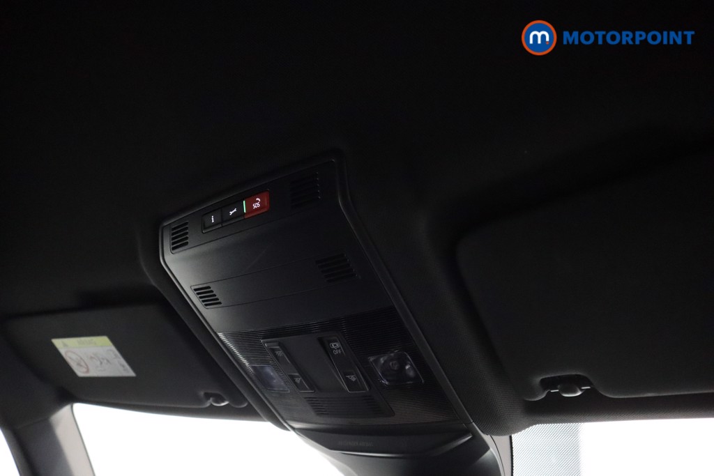 Volkswagen T-Roc R-Line Automatic Petrol SUV - Stock Number (1597858) - 8th supplementary image