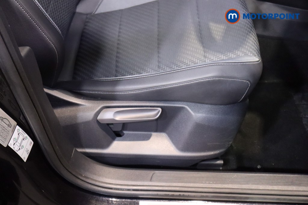 Volkswagen T-Roc R-Line Automatic Petrol SUV - Stock Number (1597858) - 16th supplementary image