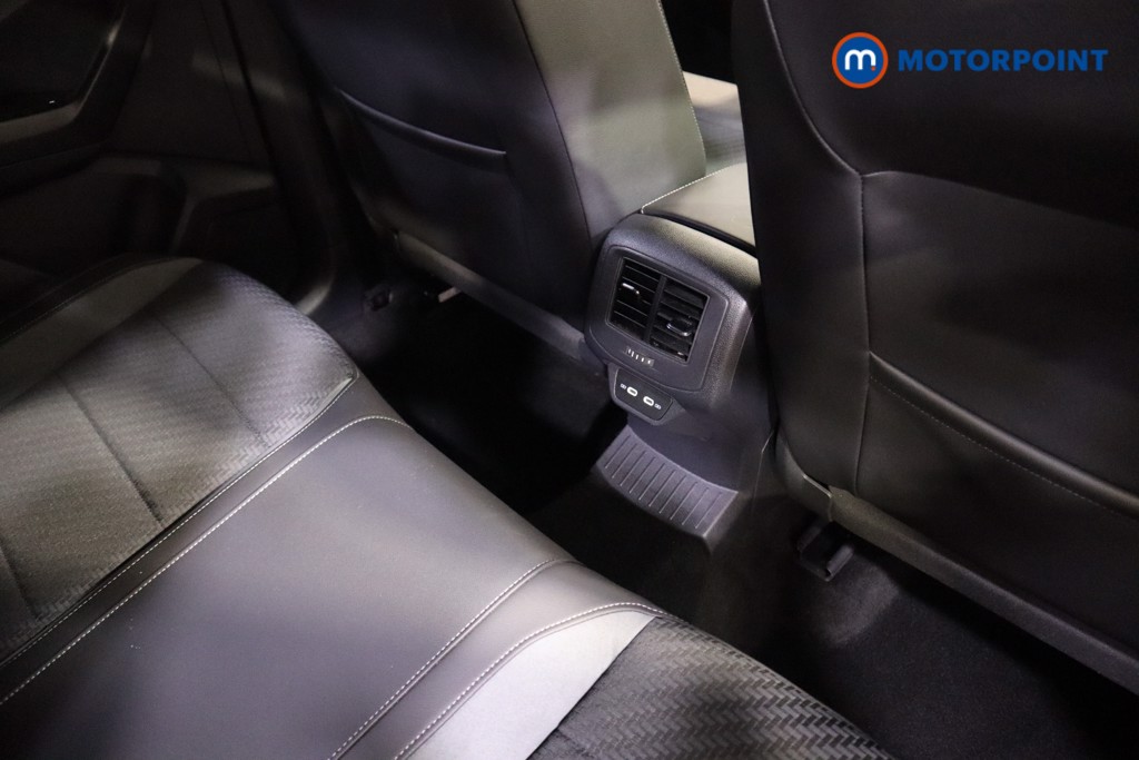 Volkswagen T-Roc R-Line Automatic Petrol SUV - Stock Number (1597858) - 19th supplementary image