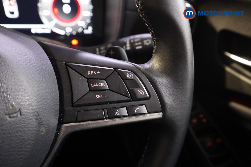 Nissan Juke N-Connecta Automatic Petrol SUV - Stock Number (1556161) - 4th supplementary image