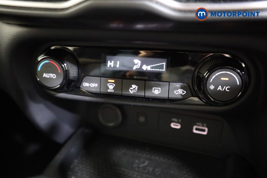 Nissan Juke N-Connecta Automatic Petrol SUV - Stock Number (1556161) - 7th supplementary image