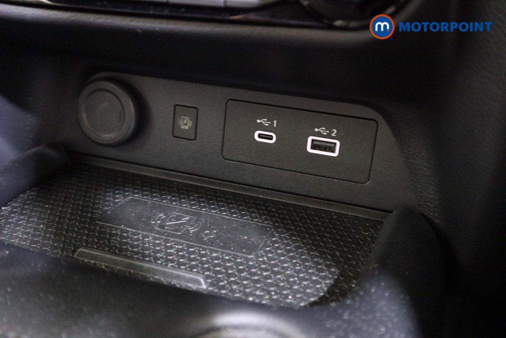 Nissan Juke N-Connecta Automatic Petrol SUV - Stock Number (1556161) - 8th supplementary image