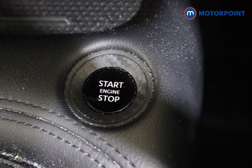 Nissan Juke N-Connecta Automatic Petrol SUV - Stock Number (1556161) - 9th supplementary image