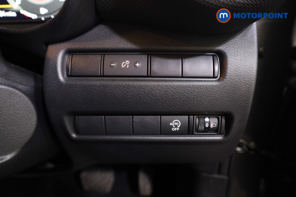 Nissan Juke N-Connecta Automatic Petrol SUV - Stock Number (1556161) - 12th supplementary image