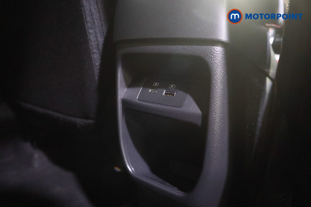 Nissan Juke N-Connecta Automatic Petrol SUV - Stock Number (1556161) - 17th supplementary image