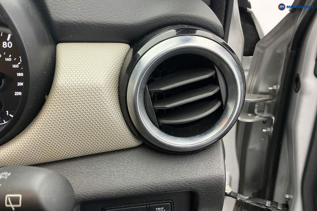 Nissan Micra Acenta Manual Petrol Hatchback - Stock Number (1588022) - 17th supplementary image