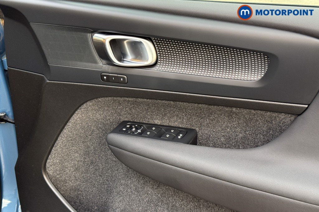 Volvo Xc40 Plus Automatic Petrol SUV - Stock Number (1588084) - 11th supplementary image