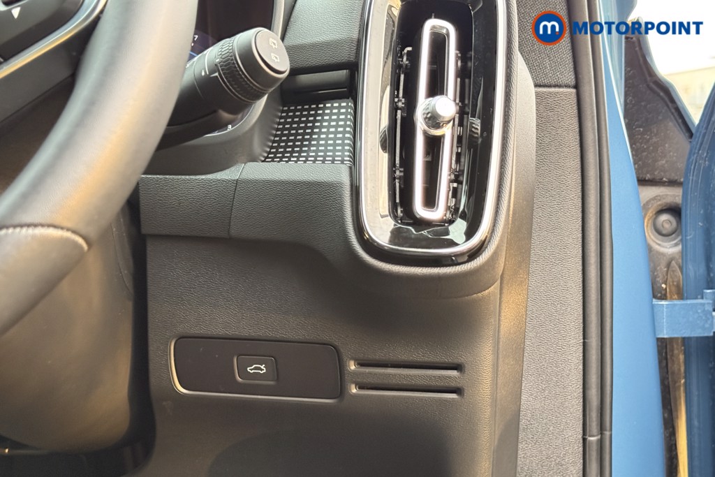 Volvo Xc40 Plus Automatic Petrol SUV - Stock Number (1588084) - 16th supplementary image