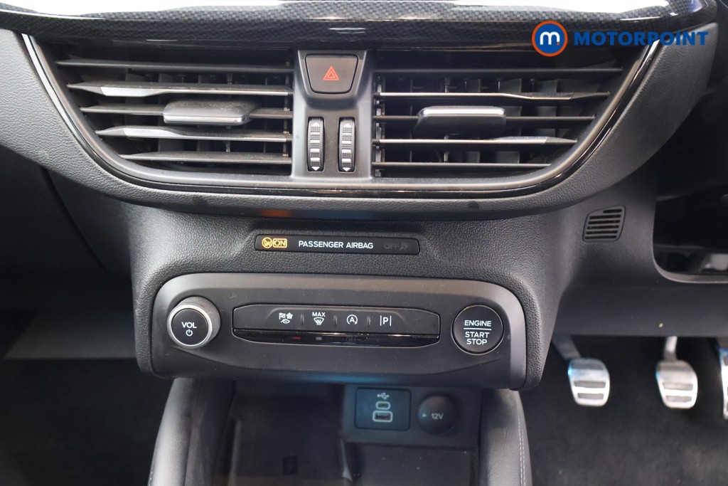 Ford Focus St-Line Vignale Manual Petrol Hatchback - Stock Number (1588440) - 6th supplementary image
