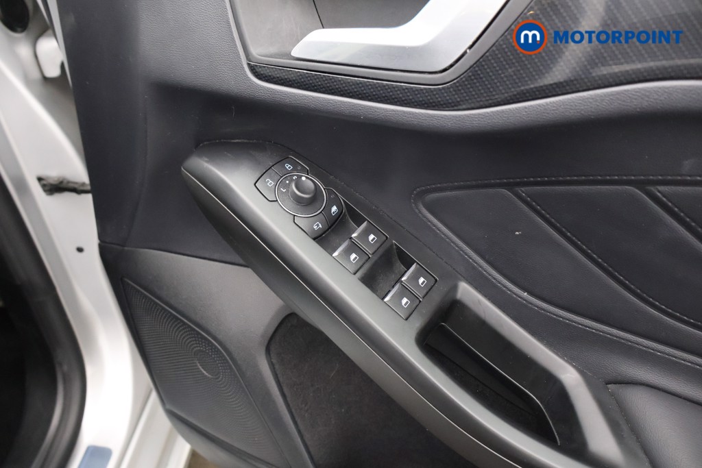 Ford Focus St-Line Vignale Manual Petrol Hatchback - Stock Number (1588440) - 12th supplementary image