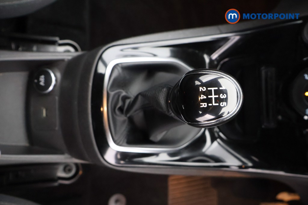 Ford Fiesta Zetec Manual Diesel Hatchback - Stock Number (1588845) - 6th supplementary image