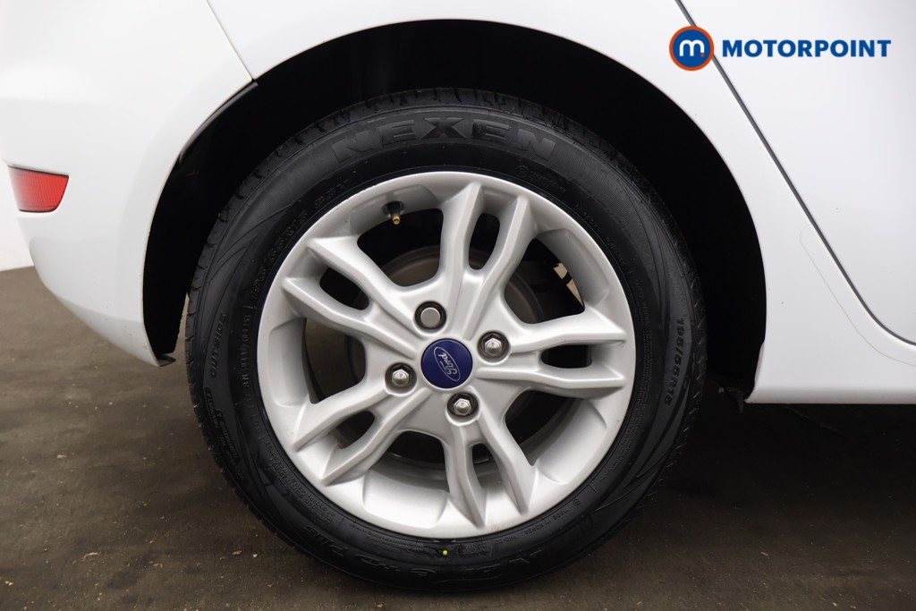 Ford Fiesta Zetec Manual Diesel Hatchback - Stock Number (1588845) - 15th supplementary image