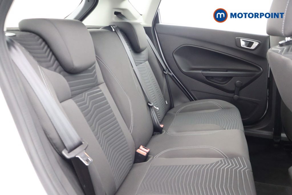 Ford Fiesta Zetec Manual Diesel Hatchback - Stock Number (1588845) - 17th supplementary image