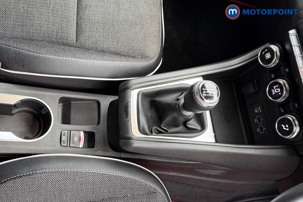 Renault Captur Techno Manual Petrol SUV - Stock Number (1589489) - 16th supplementary image