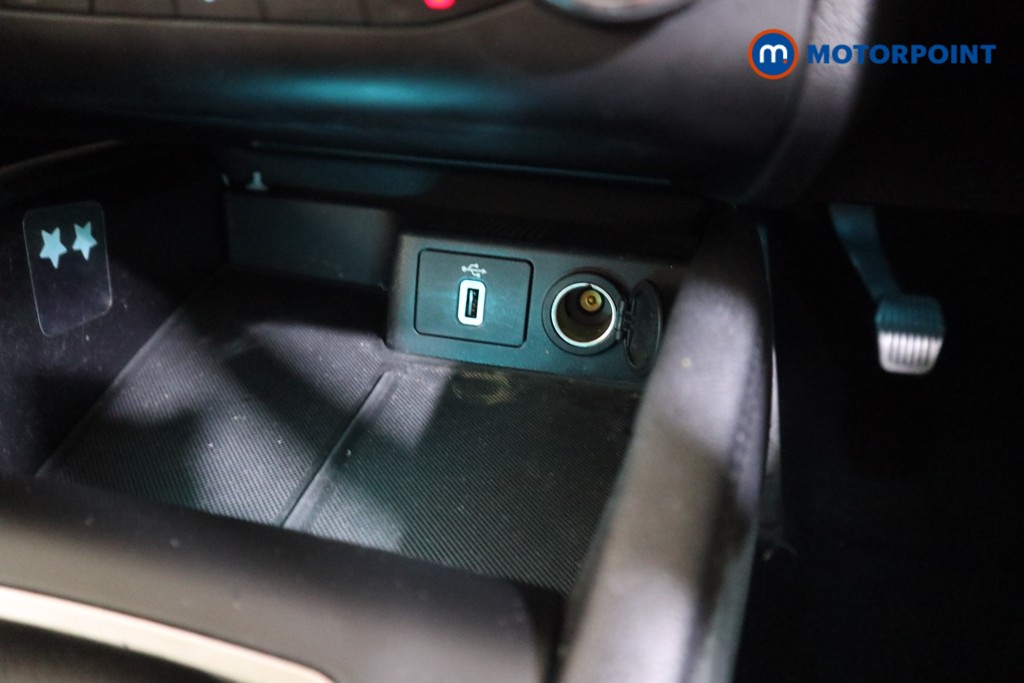 Ford Focus Titanium Manual Petrol Hatchback - Stock Number (1591985) - 9th supplementary image