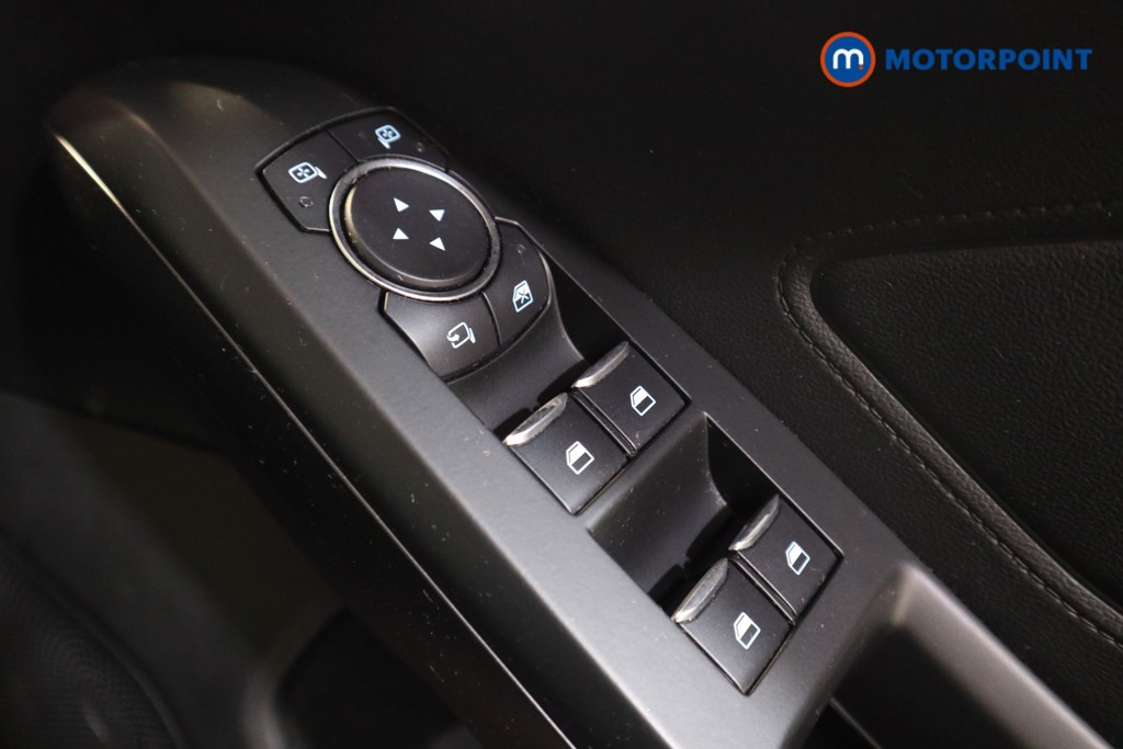 Ford Focus Titanium Manual Petrol Hatchback - Stock Number (1591985) - 14th supplementary image