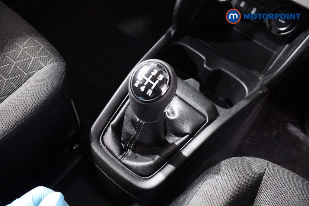 Suzuki Swift Motion Manual Petrol Hatchback - Stock Number (1592328) - 14th supplementary image