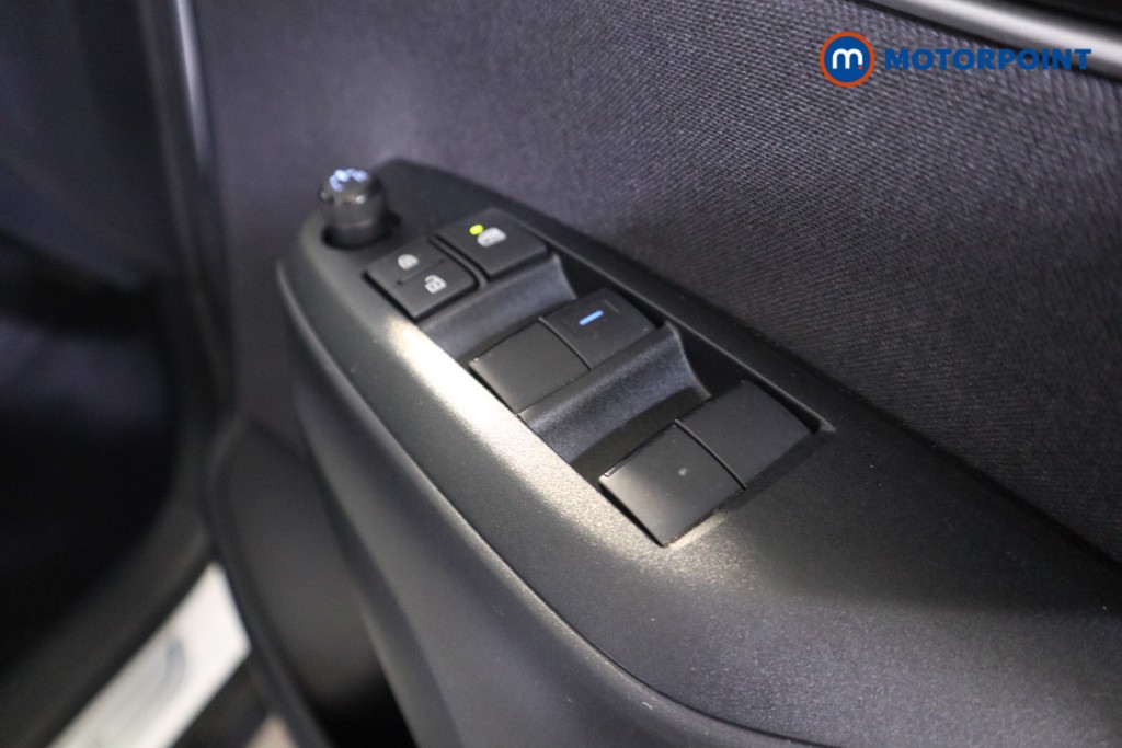 Toyota Yaris Cross Design Automatic Petrol-Electric Hybrid Estate - Stock Number (1592460) - 2nd supplementary image