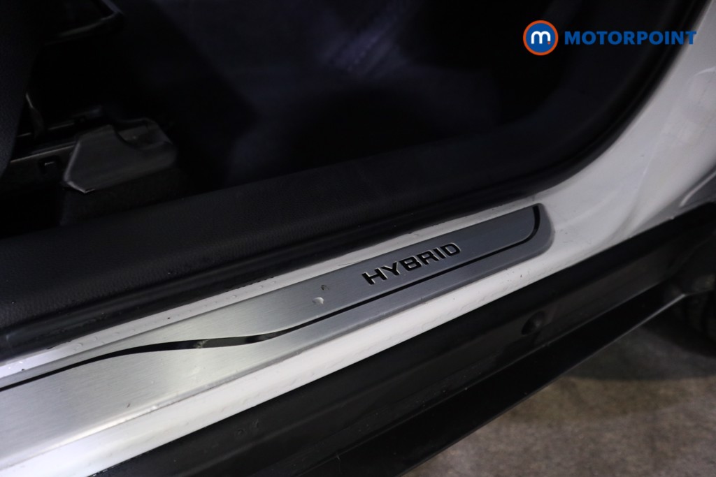 Toyota Yaris Cross Design Automatic Petrol-Electric Hybrid Estate - Stock Number (1592460) - 3rd supplementary image