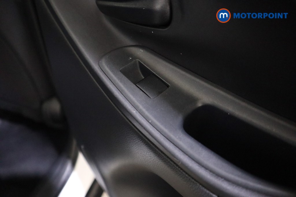 Toyota Yaris Cross Design Automatic Petrol-Electric Hybrid Estate - Stock Number (1592460) - 7th supplementary image