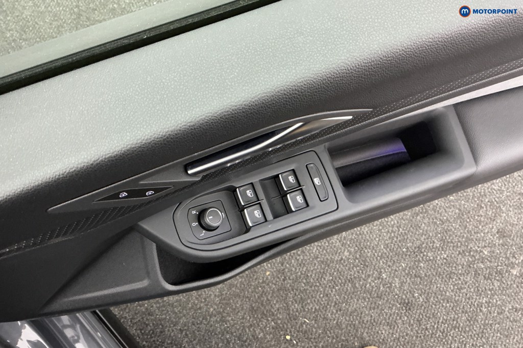 Volkswagen Golf R-Line Manual Petrol Hatchback - Stock Number (1593241) - 21st supplementary image