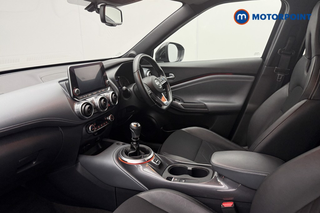 Nissan Juke Tekna Manual Petrol SUV - Stock Number (1595469) - 4th supplementary image