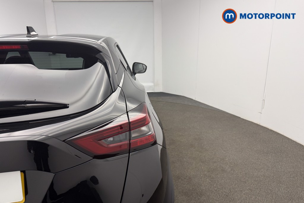 Nissan Juke Tekna Manual Petrol SUV - Stock Number (1595469) - 9th supplementary image