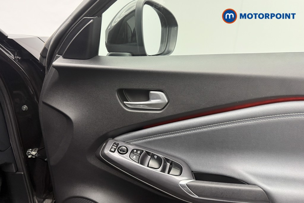 Nissan Juke Tekna Manual Petrol SUV - Stock Number (1595469) - 15th supplementary image