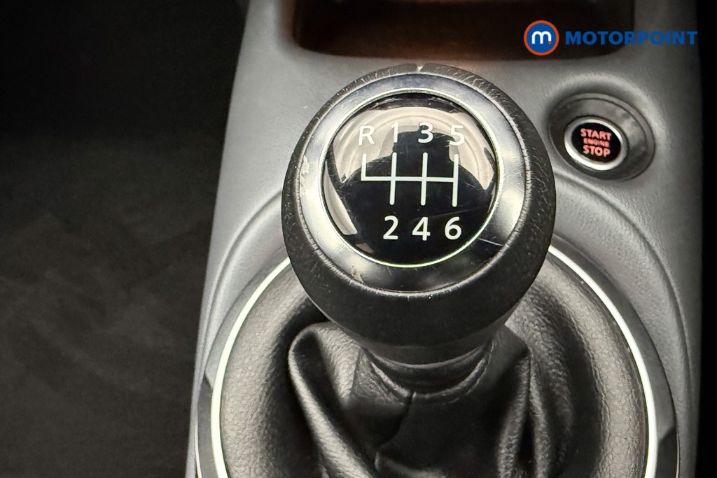 Nissan Juke Tekna Manual Petrol SUV - Stock Number (1595469) - 21st supplementary image