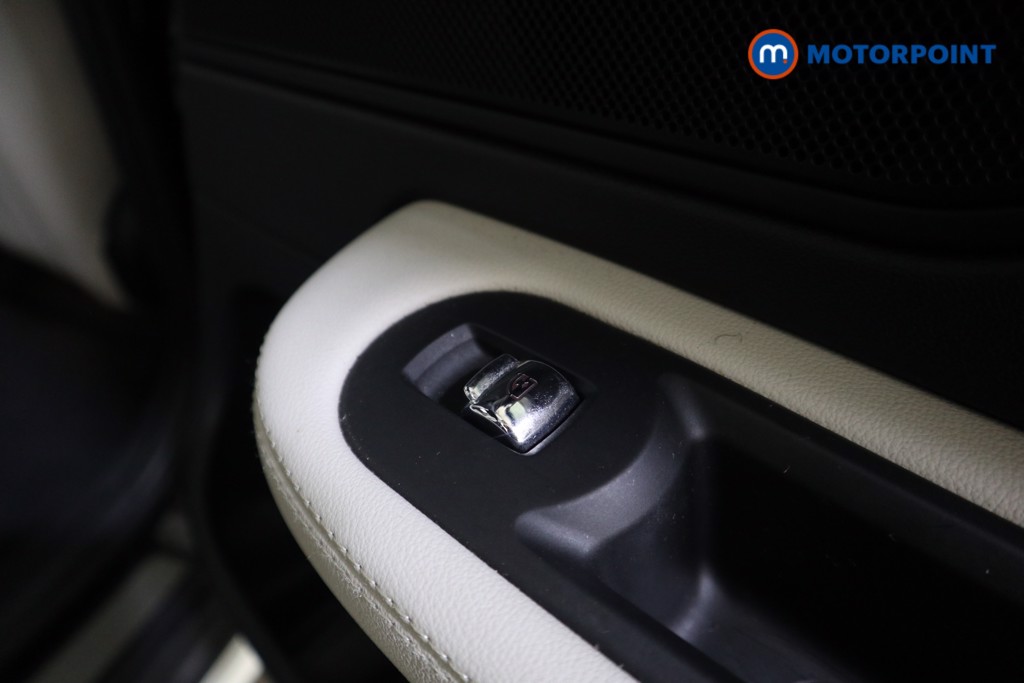 Mini Countryman Cooper Exclusive Automatic Petrol SUV - Stock Number (1595768) - 19th supplementary image